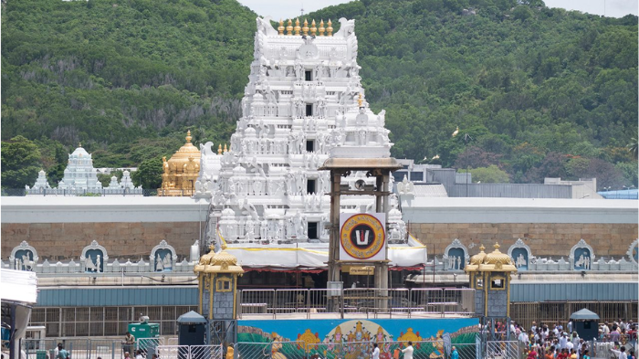 lunar eclipse on march 3 tirumala srivari temple to remain closed temporarily